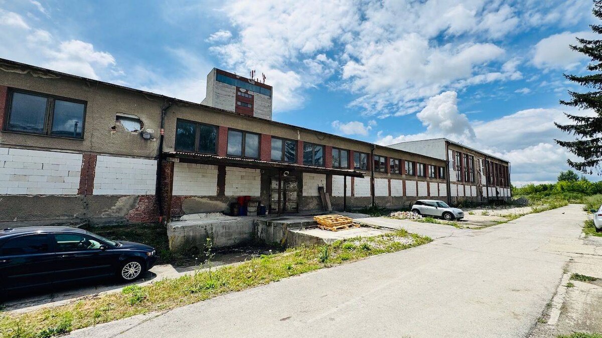 Na prenájom hala v Partizánskom v areáli závodov –  2663 m2 — foto 4