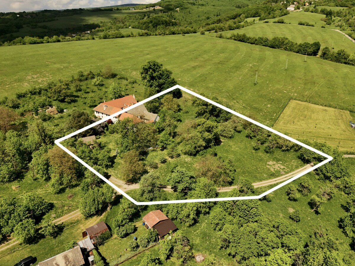Chalupa s 51 árovým pozemkom Lubina - Podkozince / VYPLATENA ZALOHA — foto 17