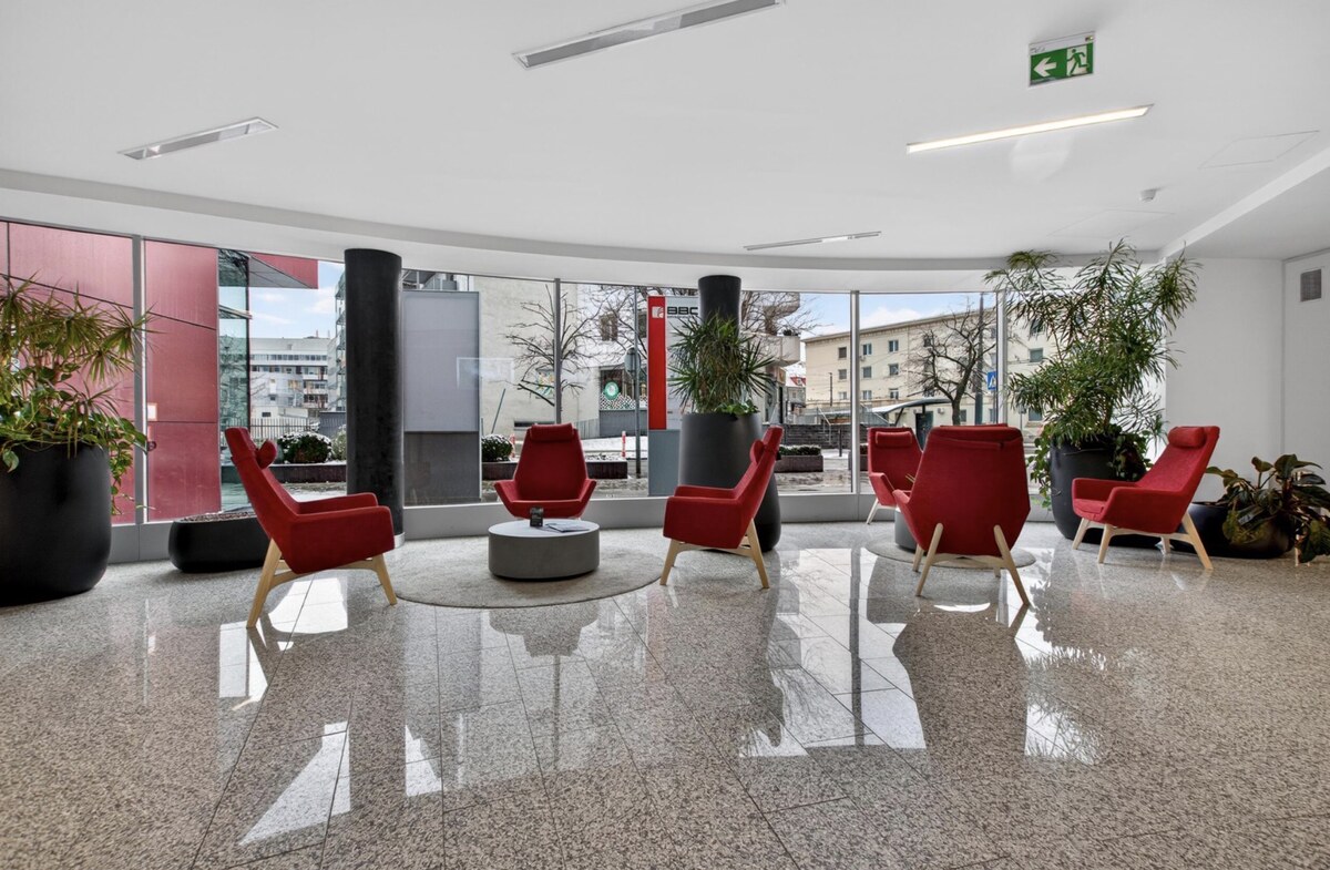 Administratívny celok 299m2 + terasa ako bonus — foto 2