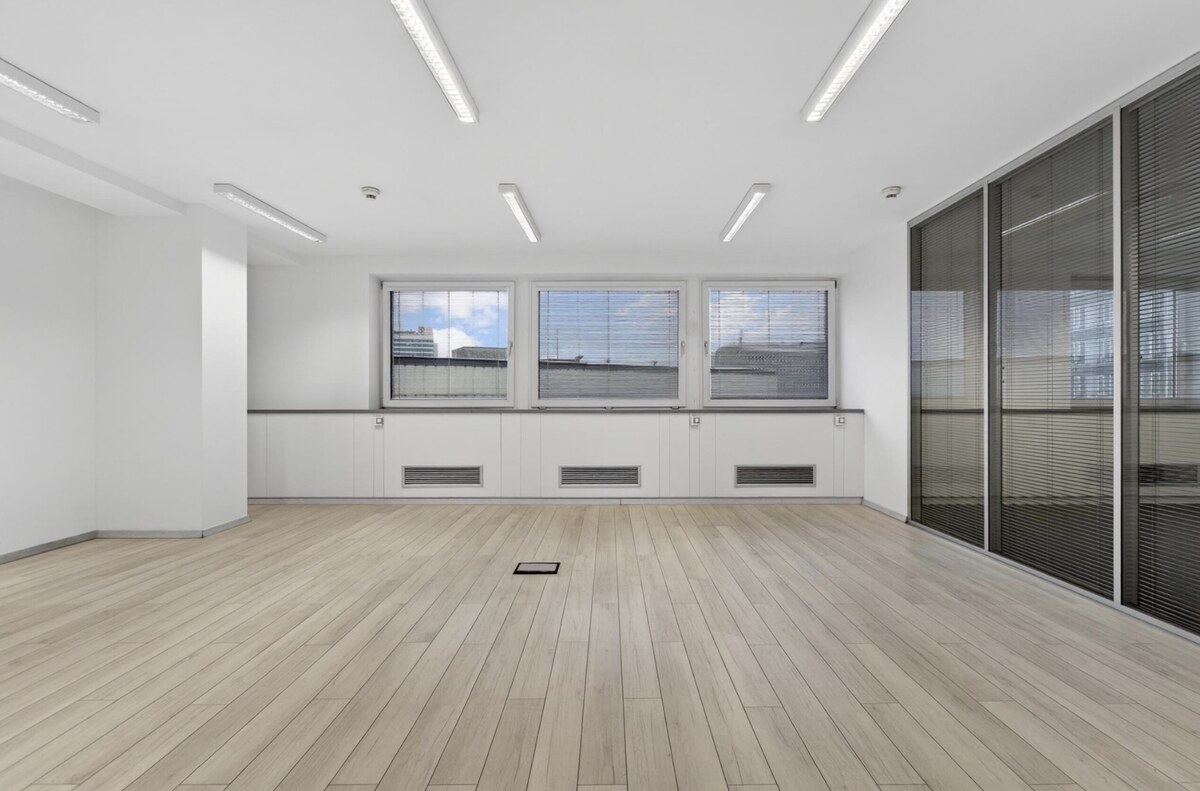 Administratívny celok 299m2 + terasa ako bonus — foto 7