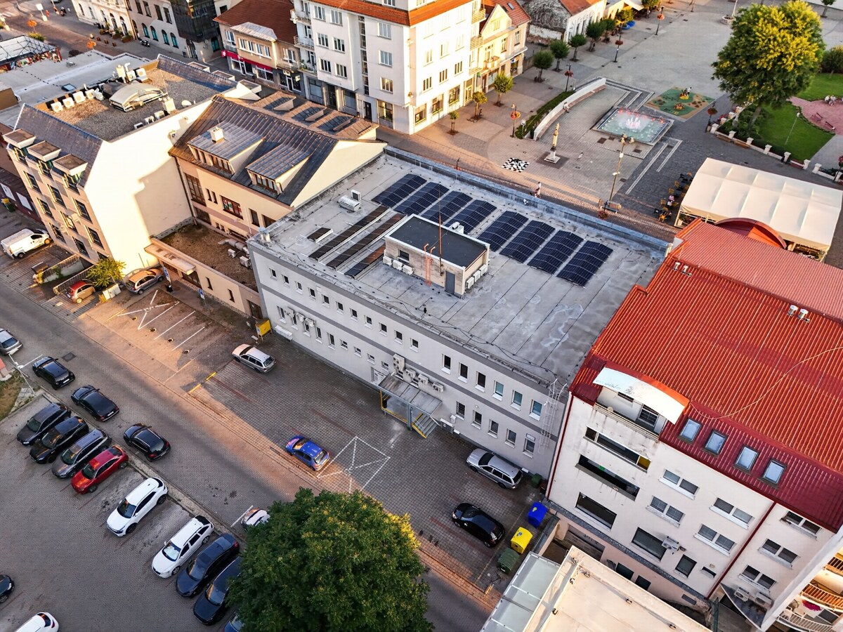 Obchodné priestory na námestí Topoľčany  PRENÁJOM — foto 3