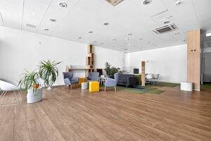Obchodné priestory na námestí Topoľčany  PRENÁJOM — foto 21