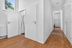 Obchodné priestory na námestí Topoľčany  PRENÁJOM — foto 8