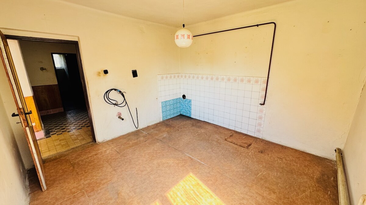 Na predaj 6-izbový rodinný dom (dvojdom) v Pažiti, pozemok 1445 m² — foto 16
