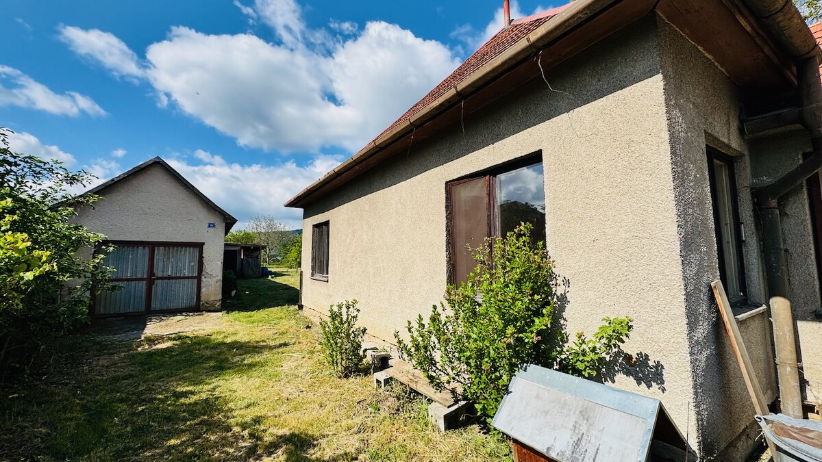 Na predaj 6-izbový rodinný dom (dvojdom) v Pažiti, pozemok 1445 m² — foto 24
