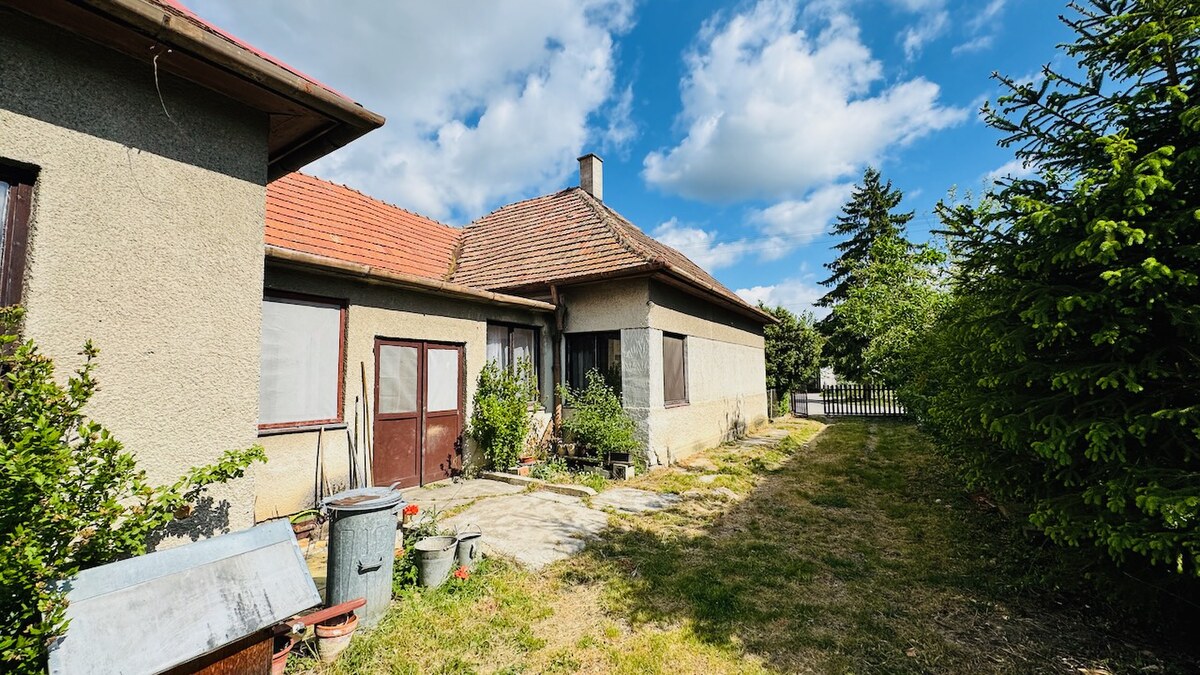 Na predaj 6-izbový rodinný dom (dvojdom) v Pažiti, pozemok 1445 m² — foto 7
