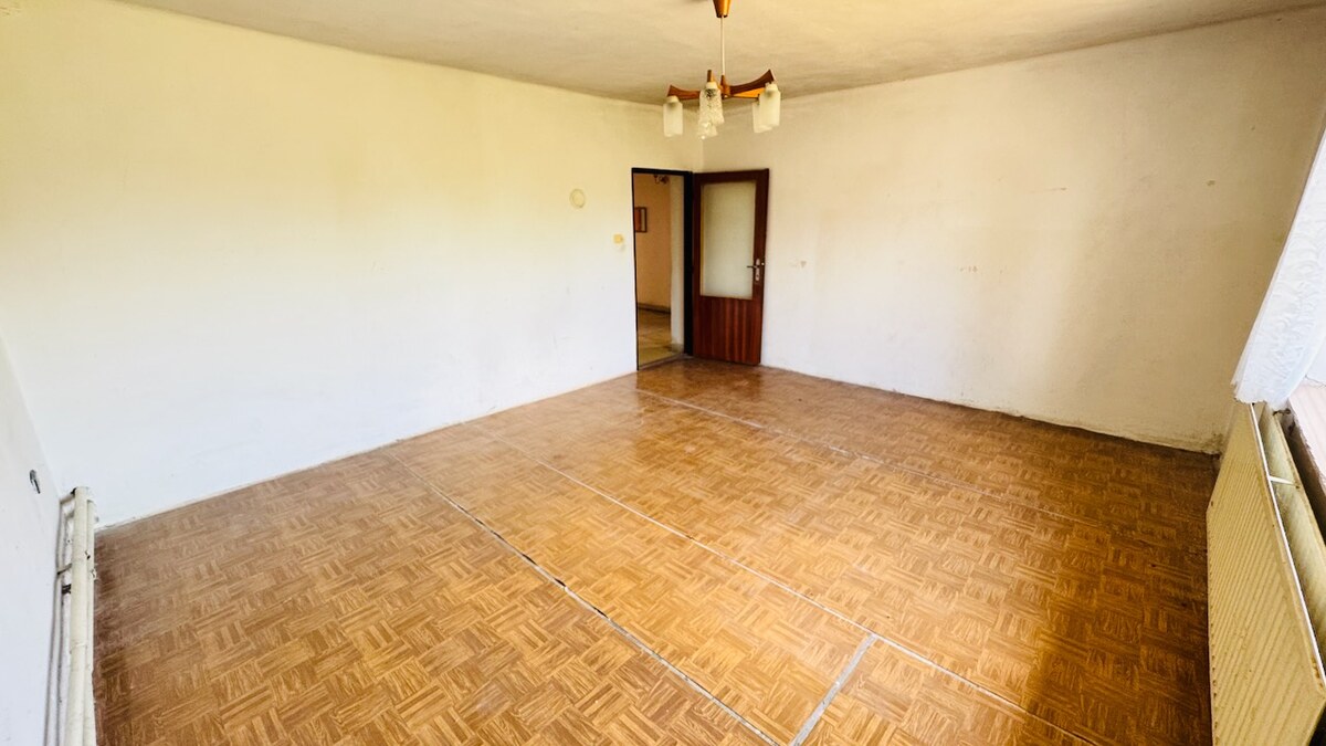 Na predaj 6-izbový rodinný dom (dvojdom) v Pažiti, pozemok 1445 m² — foto 8