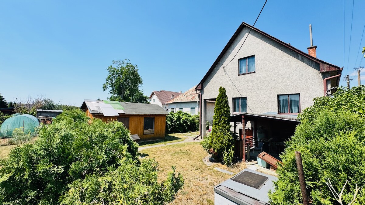 Na predaj 3 i RD v Partizánskom – Veľké Bielice, pozemok 500 m2