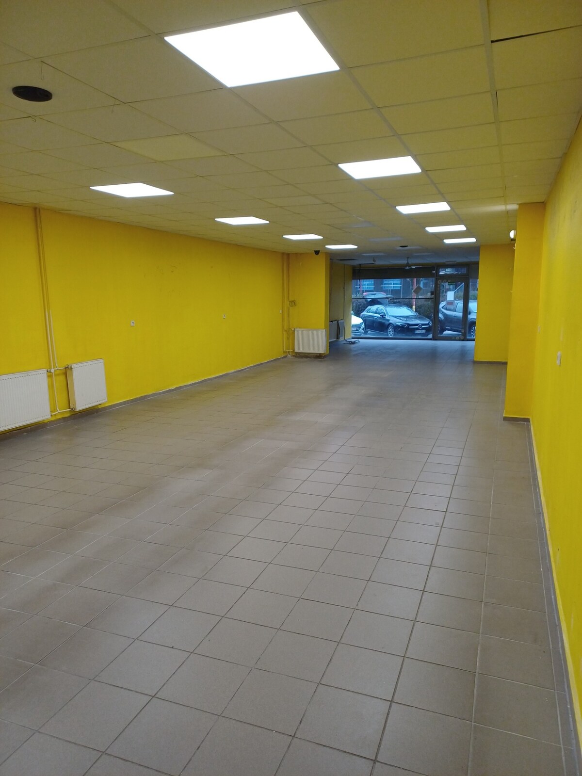 Prenájom obchod. priestoru 165 m2 a kanc. pri City aréne v Trnave — foto 2