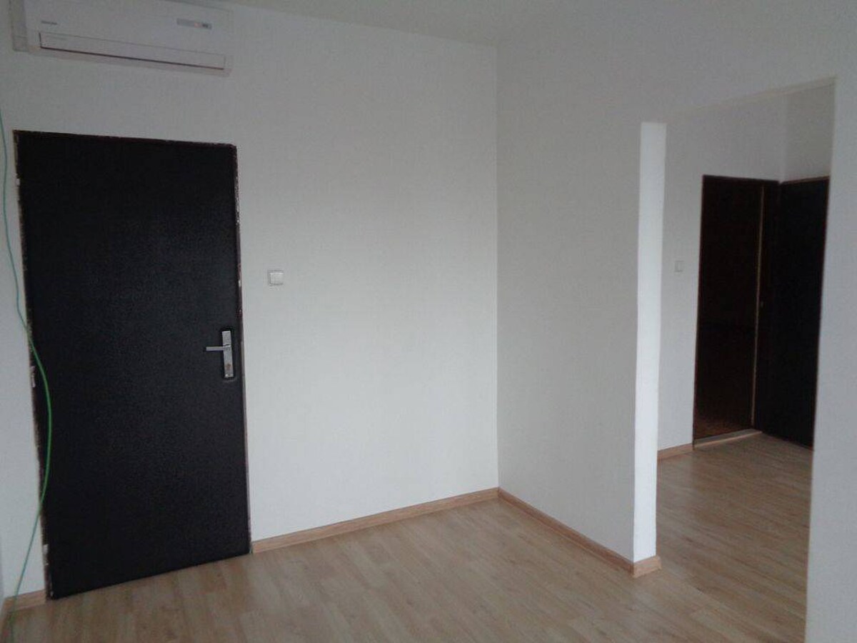 Prenájom obchod. priestoru 165 m2 a kanc. pri City aréne v Trnave — foto 6