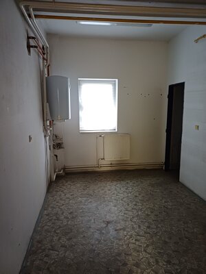 Prenájom obchod. priestoru 165 m2 a kanc. pri City aréne v Trnave — foto 3