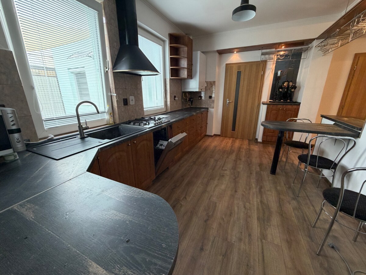 Veľký 3 izbový byt s terasou 154 m2 Topoľčany — foto 2