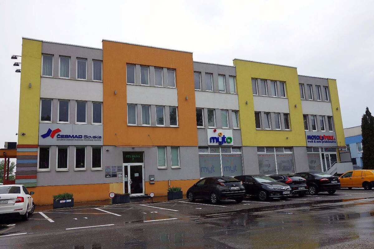 Kancelársky celok 100 m2, Bratislava II-Ružinov, bezproblémové parkova — foto 2