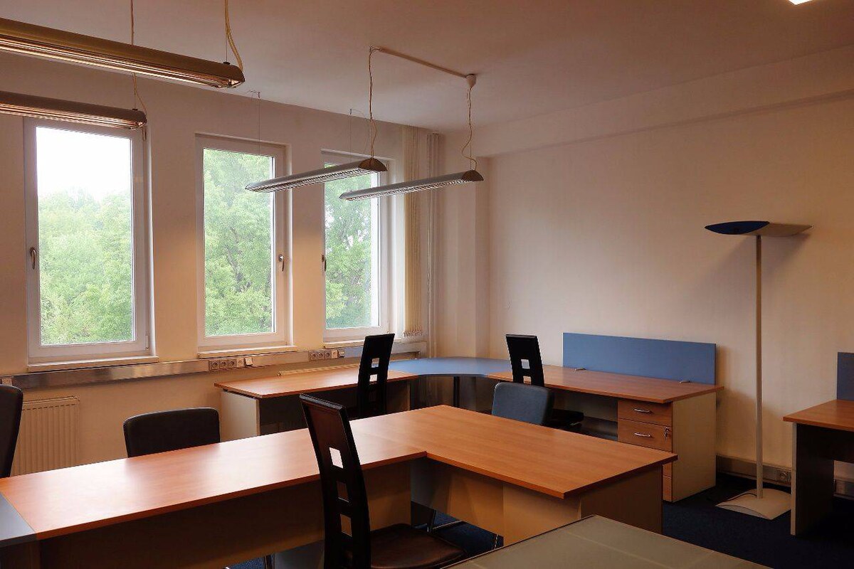 Kancelársky celok 100 m2, Bratislava II-Ružinov, bezproblémové parkova — foto 8