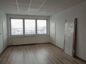 Na prenájom dva kancelárske priestory v priemyselnej časti Trnavy — foto 4