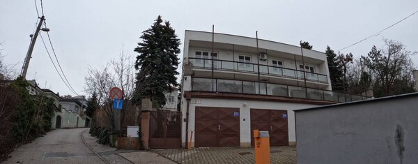 Prenájom kancelárskych priestorov 220 m2 v Starom Meste aj s parkovaní