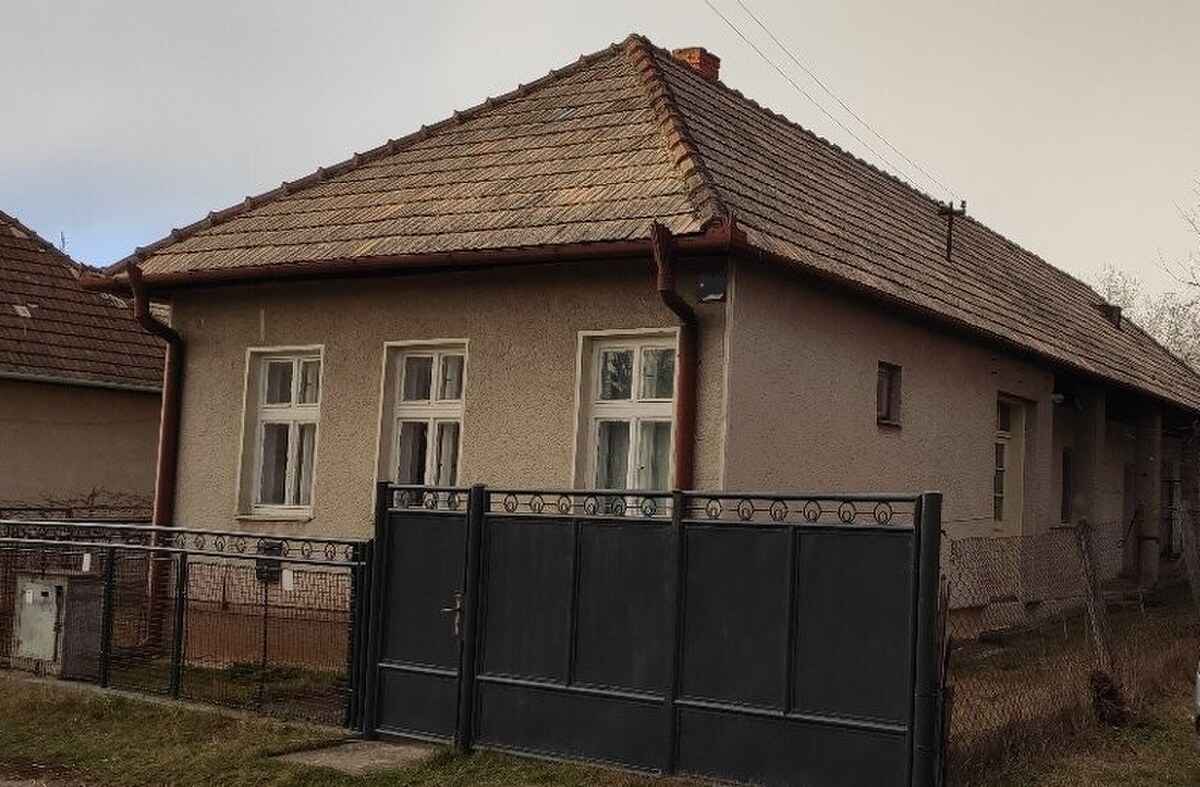 Rodinný dom s veľkým pozemkom v obci Nové Sady