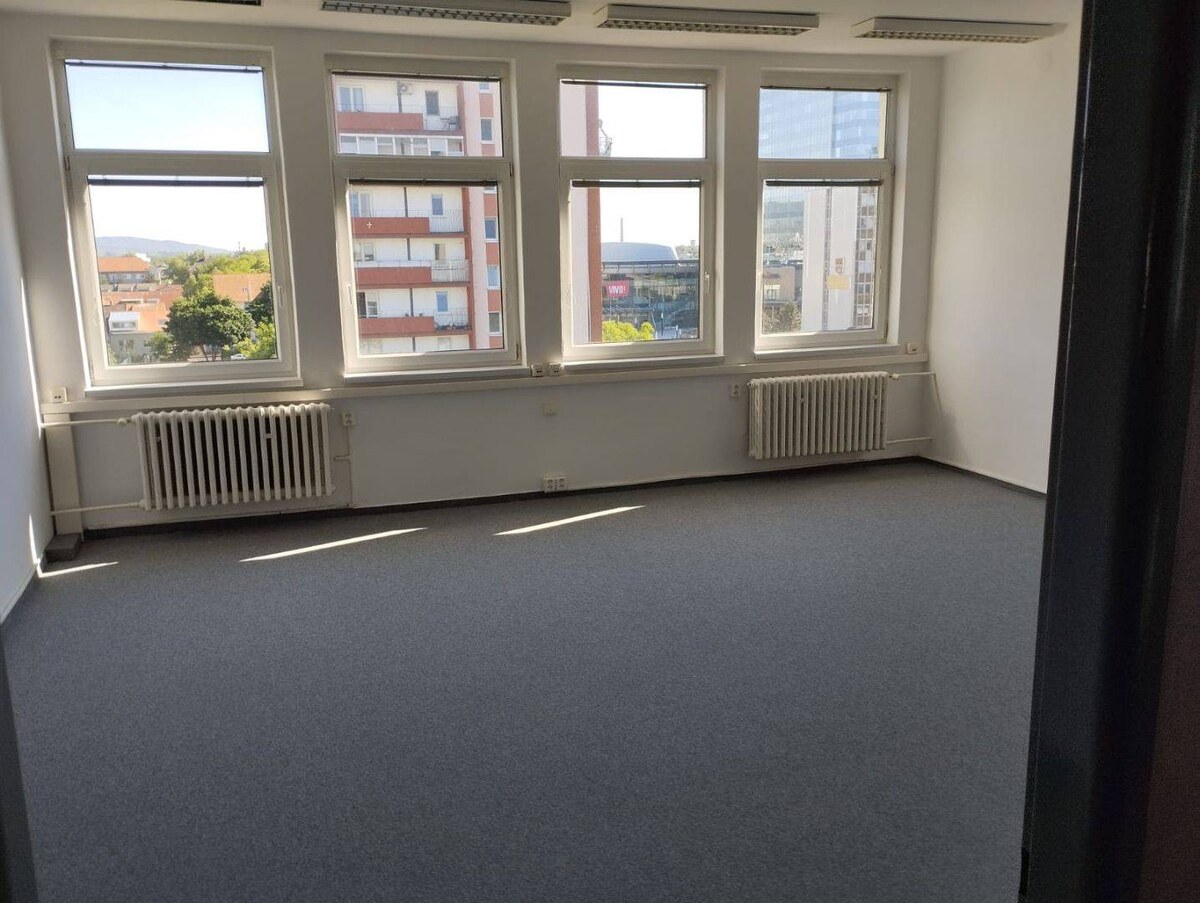 Kancelársky celok 180m2, Za kasárňou, Nové Mesto — foto 3