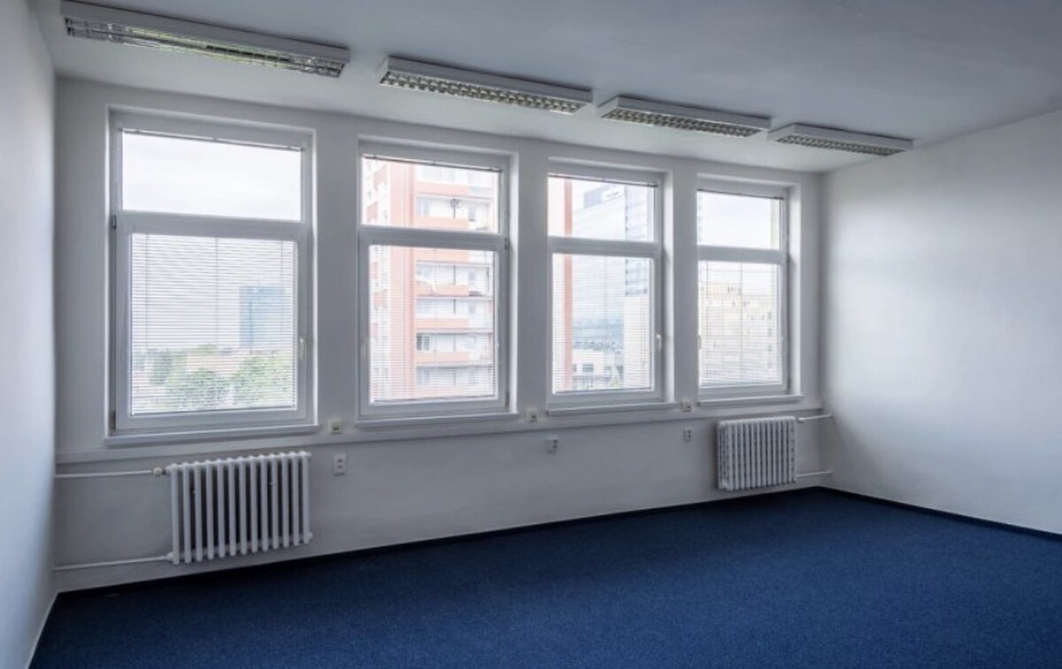 Kancelária na prenájom 36m2, Za kasárňou, Pri Poluse