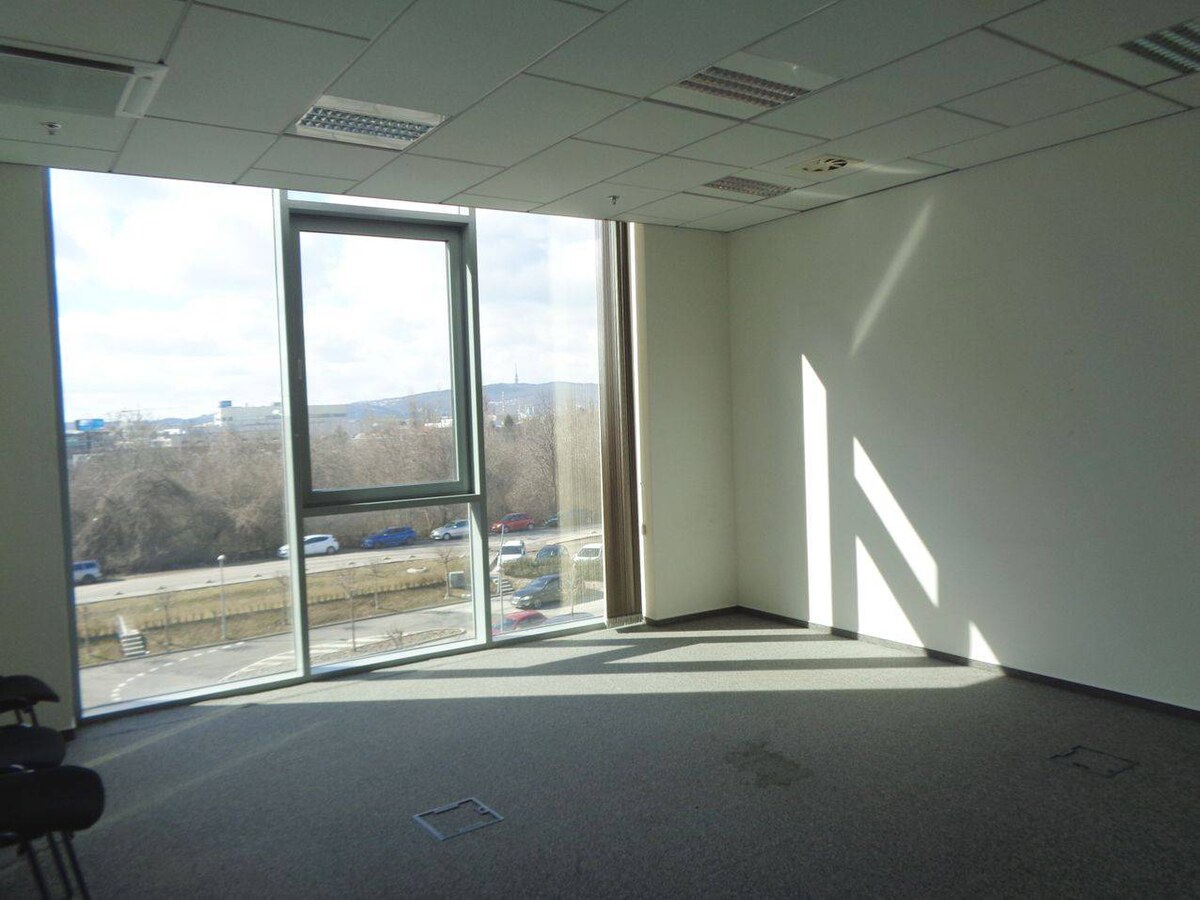 Kancelárie v administratívnej budove Aircraft Bulding — foto 5
