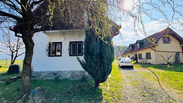 Na predaj 2 chalupy a 1 chatka Horná Ves – Pacov - pozemky 1488 m2