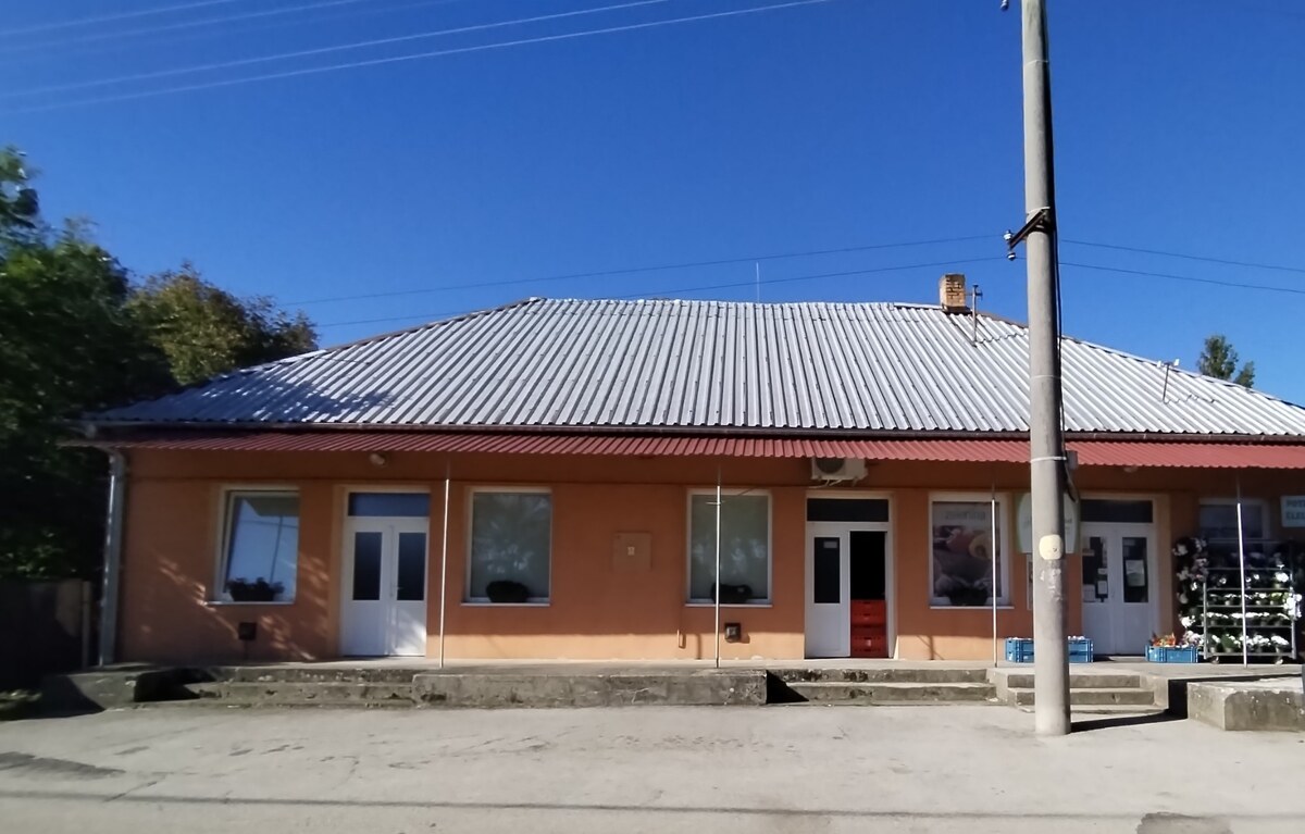 Rodinný dom - Potraviny v obci Bardoňovo