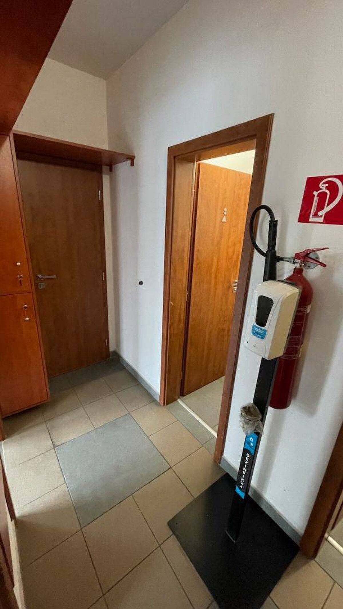 Na prenájom obchodné - kancelárske priestory v Partizánskom - Šípok — foto 12