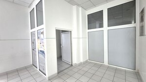 Prenájom priestoru - Topoľčany - námestie — foto 1