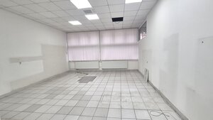 Prenájom priestoru - Topoľčany - námestie — foto 1