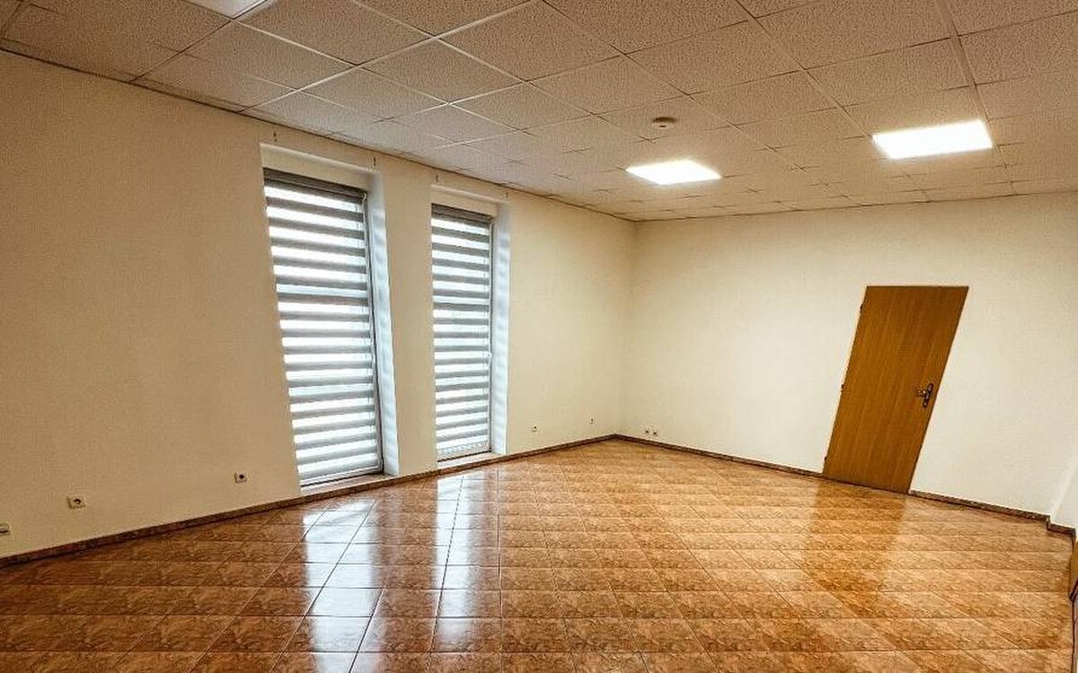 Prenájom kancelárií 36 m2 a 40 m2 v širšom centre  Trnavy