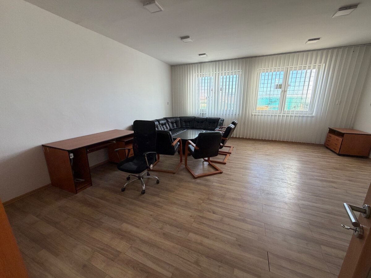 Prenájom priestorov kancelárie Topoľčany — foto 9