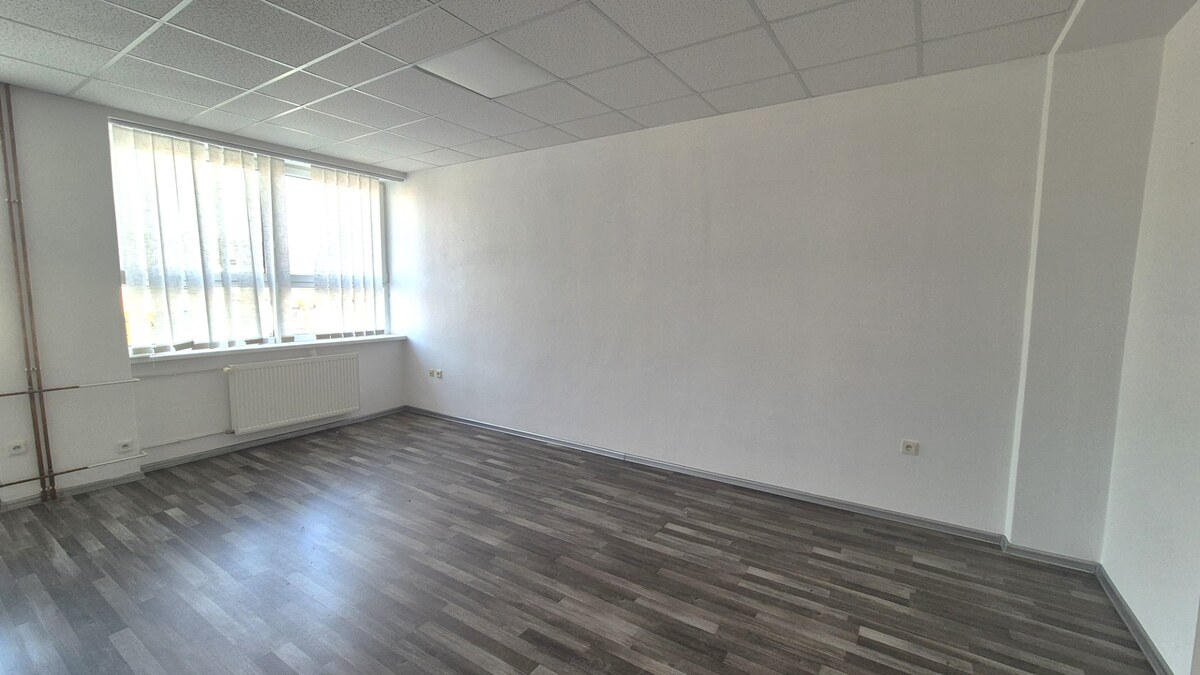 Prenájom kancelária - Topoľčany, Tovarnícka ulica — foto 2