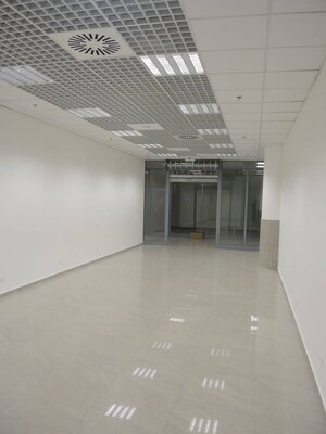Obchodné priestory v centre Trnavy — foto 7