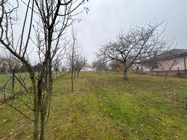 13,5a pozemok, Čeladice