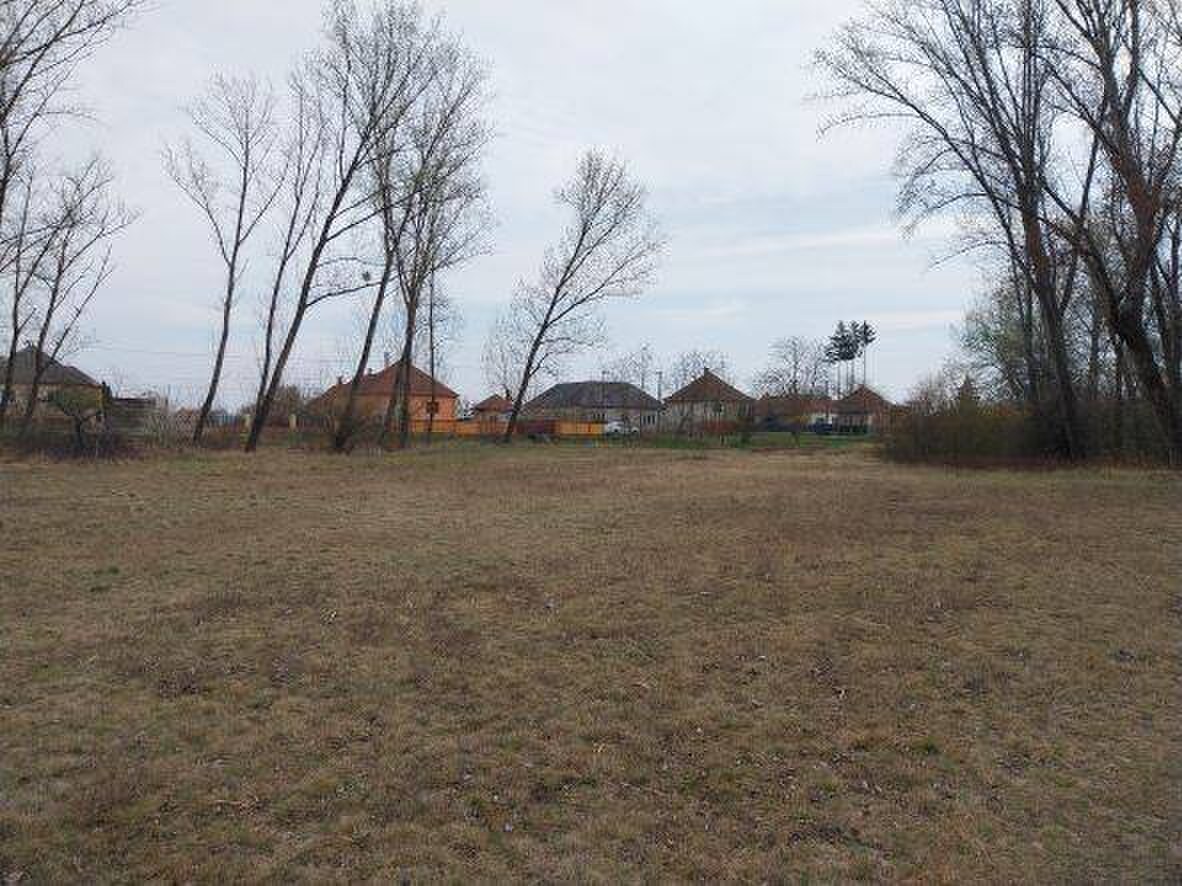 Rovinatý pozemok  17.000 m2 V. Kosihy (Komárno) — foto 2