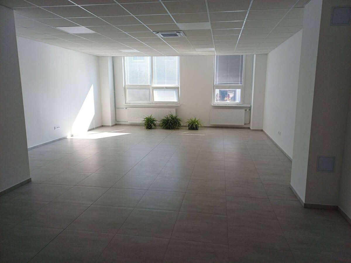 Prenájom  priestorov 58 m2 a 60 m2 v priemyselnej zóne Trnavy — foto 2
