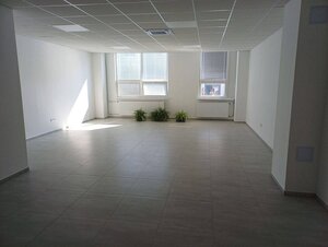 Prenájom  priestorov 58 m2 a 60 m2 v priemyselnej zóne Trnavy — foto 2