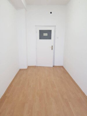 Kancelárske priestory s rozvinutými službami — foto 2