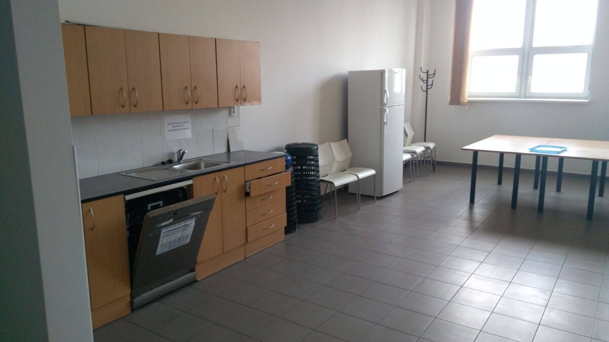 Kancelárske priestory na prenájom  v Petržalke 400 m2. — foto 3