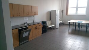 Kancelárske priestory na prenájom  v Petržalke 400 m2. — foto 3