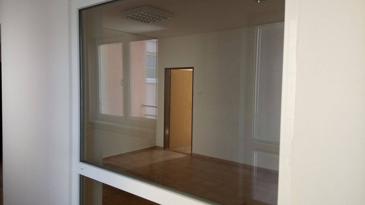 Kancelárske priestory pre 8-10 ľudí v blízkostii Centrálnom Trhoviska — foto 4