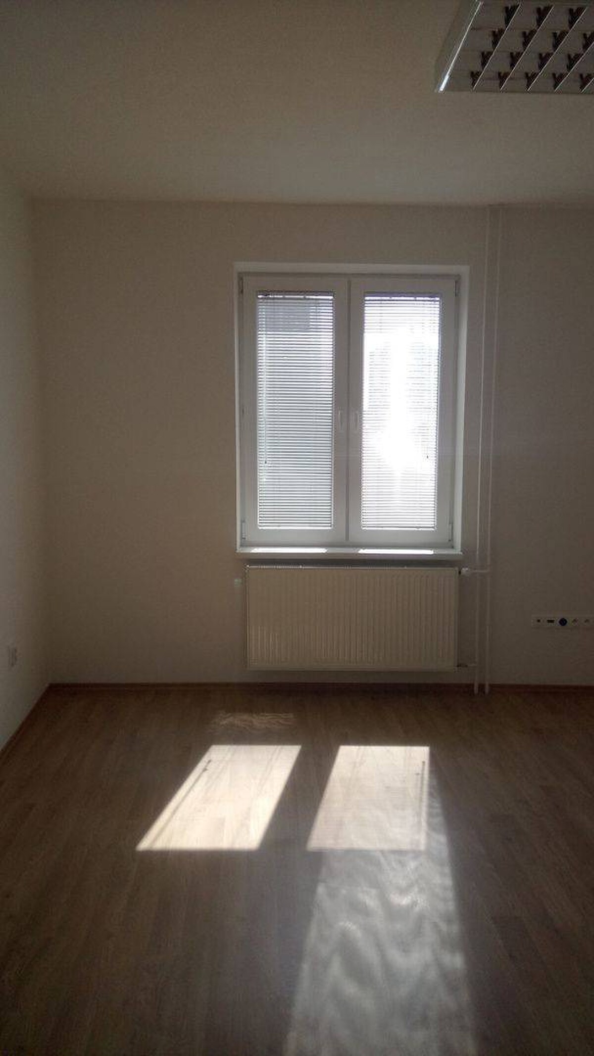 Kancelárske priestory pre 8-10 ľudí v blízkostii Centrálnom Trhoviska — foto 8