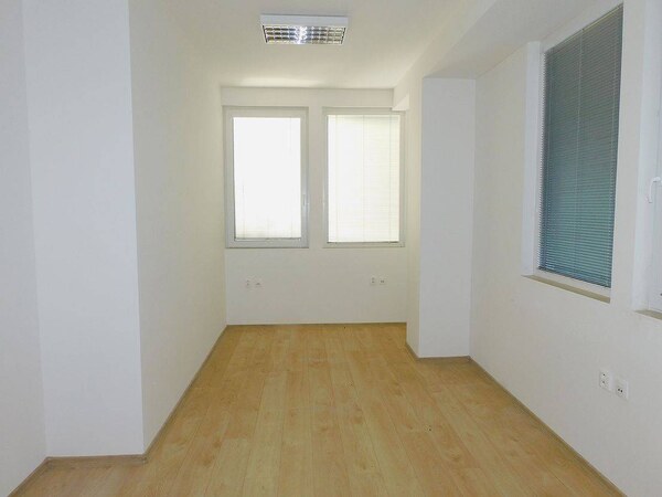 Na prenájom kancelárie od 13 do 18 m² v priemyselnej časti Trnavy
