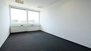 Prenájom kancelárií 260 m2 na Gagarinovej ulici — foto 1
