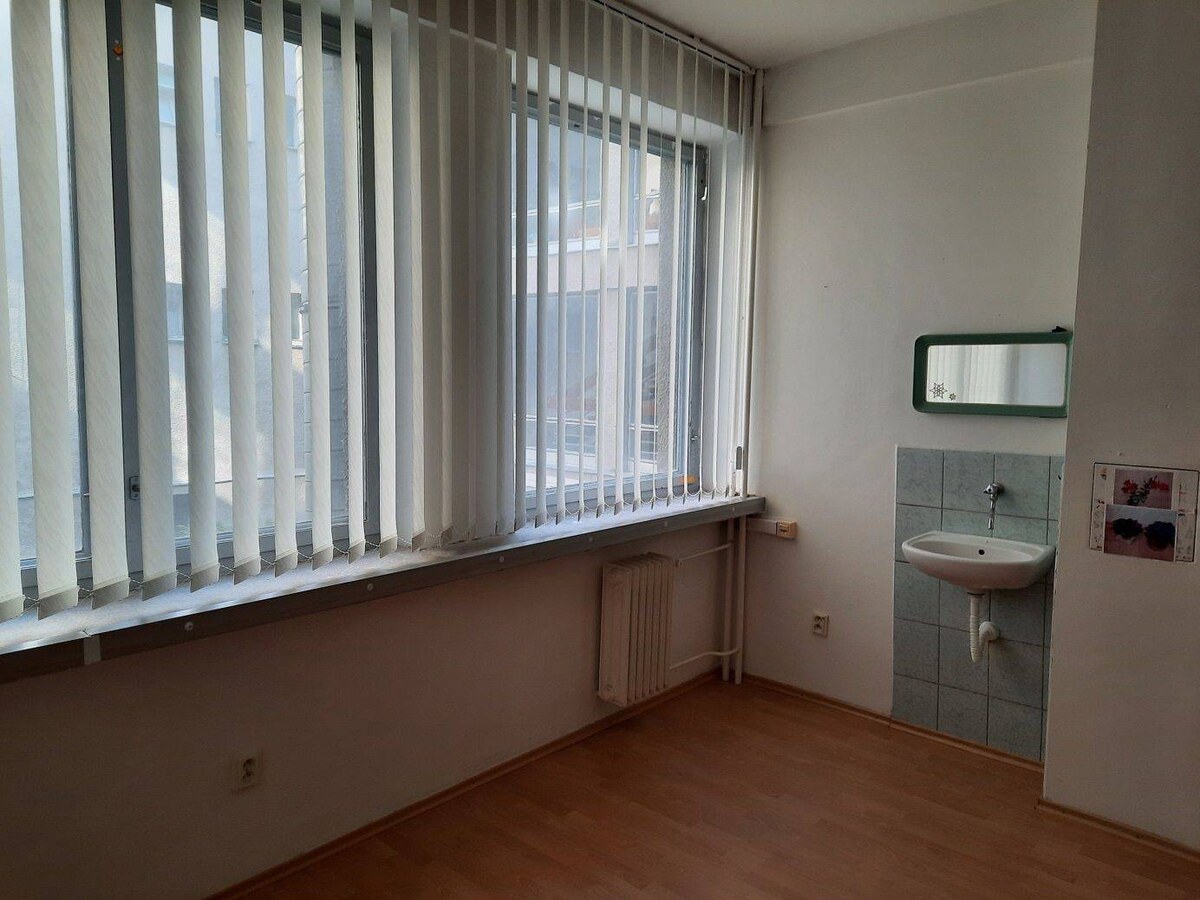 Prenájom kancelárií 21 m2 v centre Trnavy — foto 3
