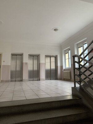 Prenájom kancelárskych priestorov 200 m2 na Odborárskom námestí. — foto 2