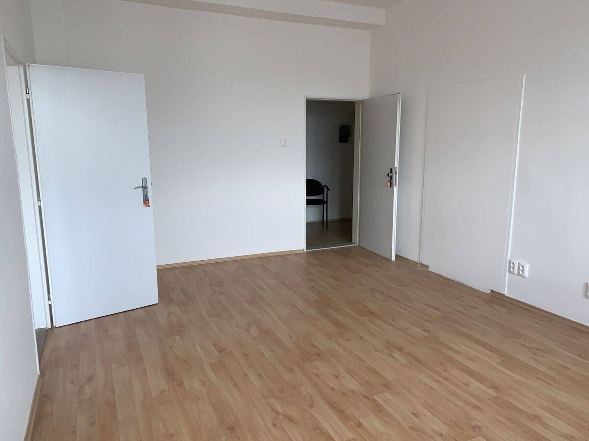 Prenájom kancelárií 200 m2 na Štefánikovej ulici v Bratislave - Starom — foto 2