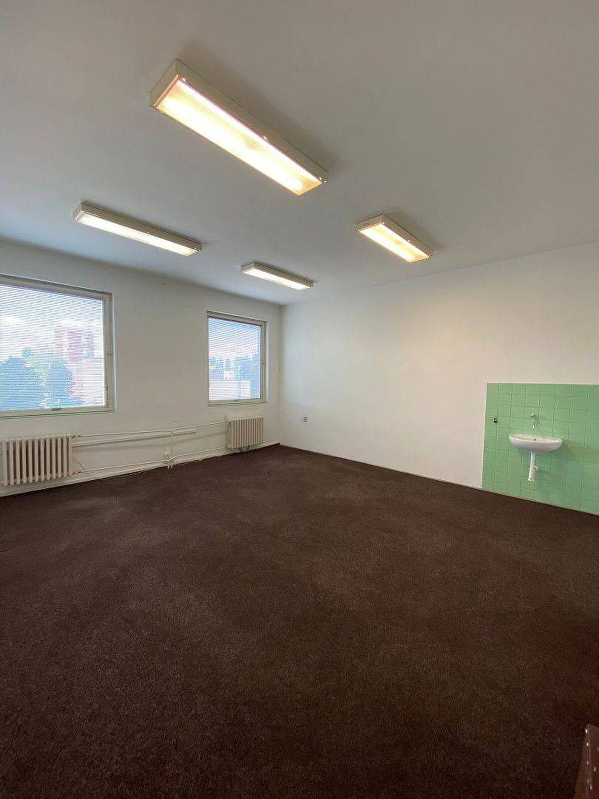 Predaj administratívnej budovy 878 m2 v Senici — foto 6