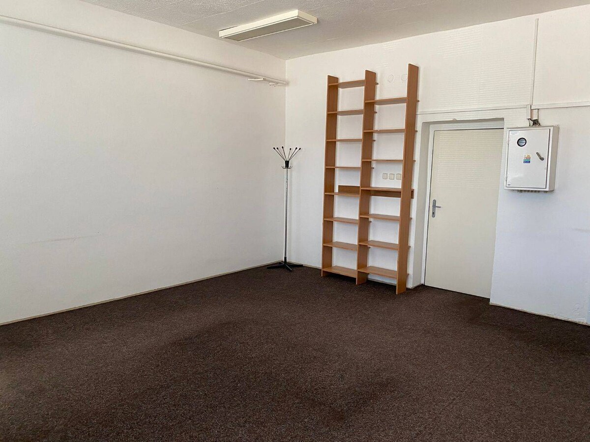 Predaj administratívnej budovy 878 m2 v Senici — foto 7