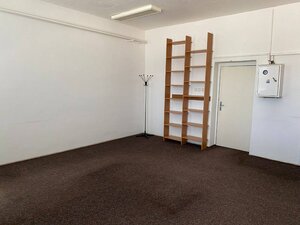 Predaj administratívnej budovy 878 m2 v Senici — foto 7